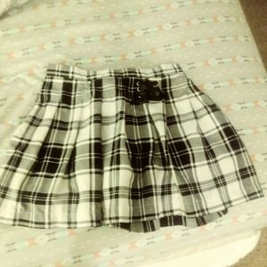 Plad justice skirt with shorts underneath